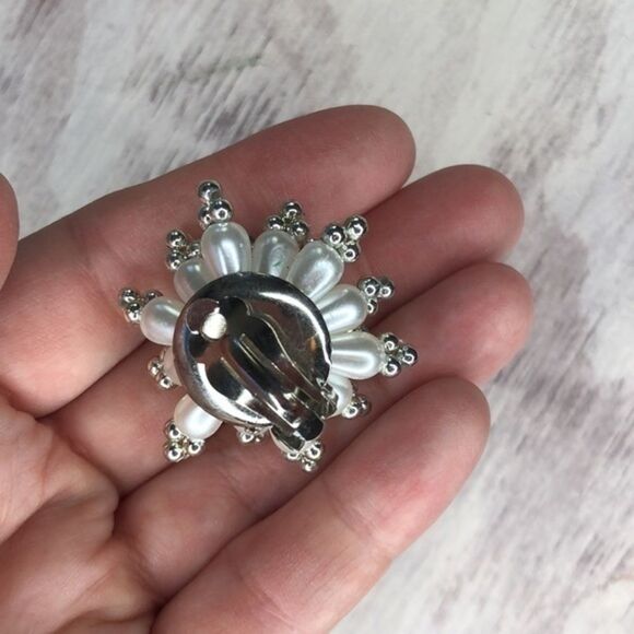Stunning vintage clip earrings